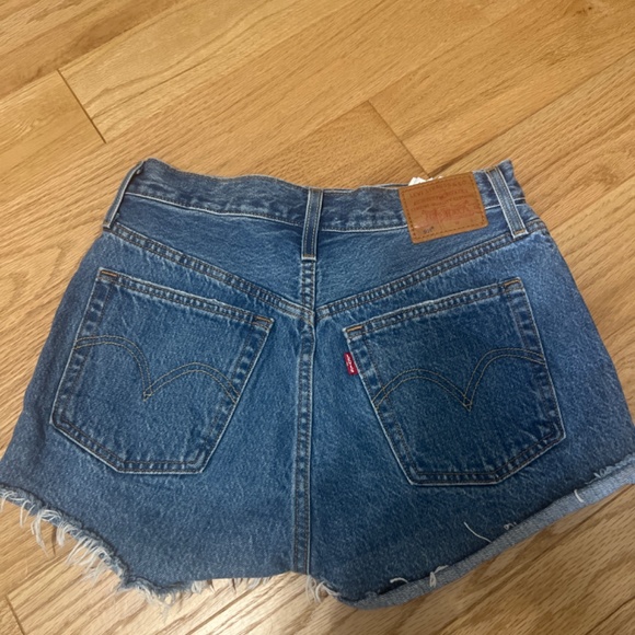 Levi’s 501 - Picture 2 of 3